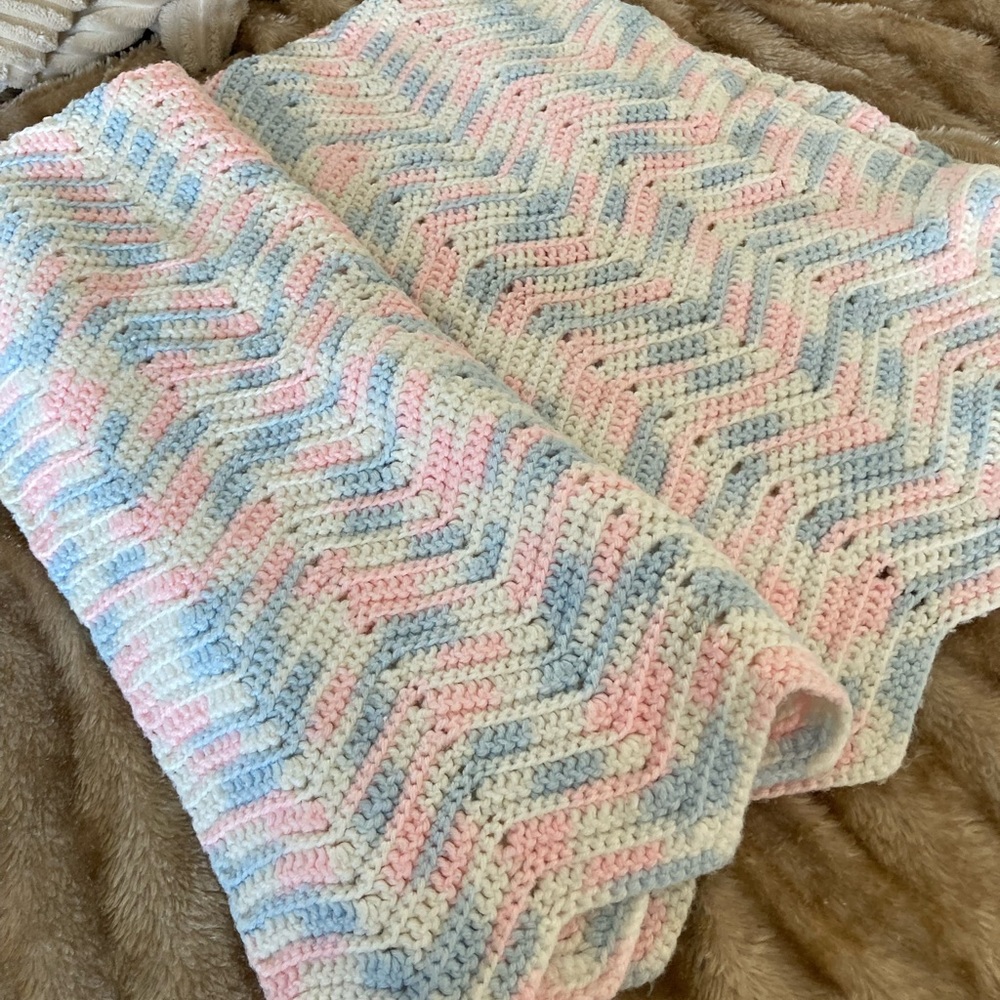 Handmade Baby Blanket| Crochet Ripple Chevron Stitch Baby Afghan Pink Bl…